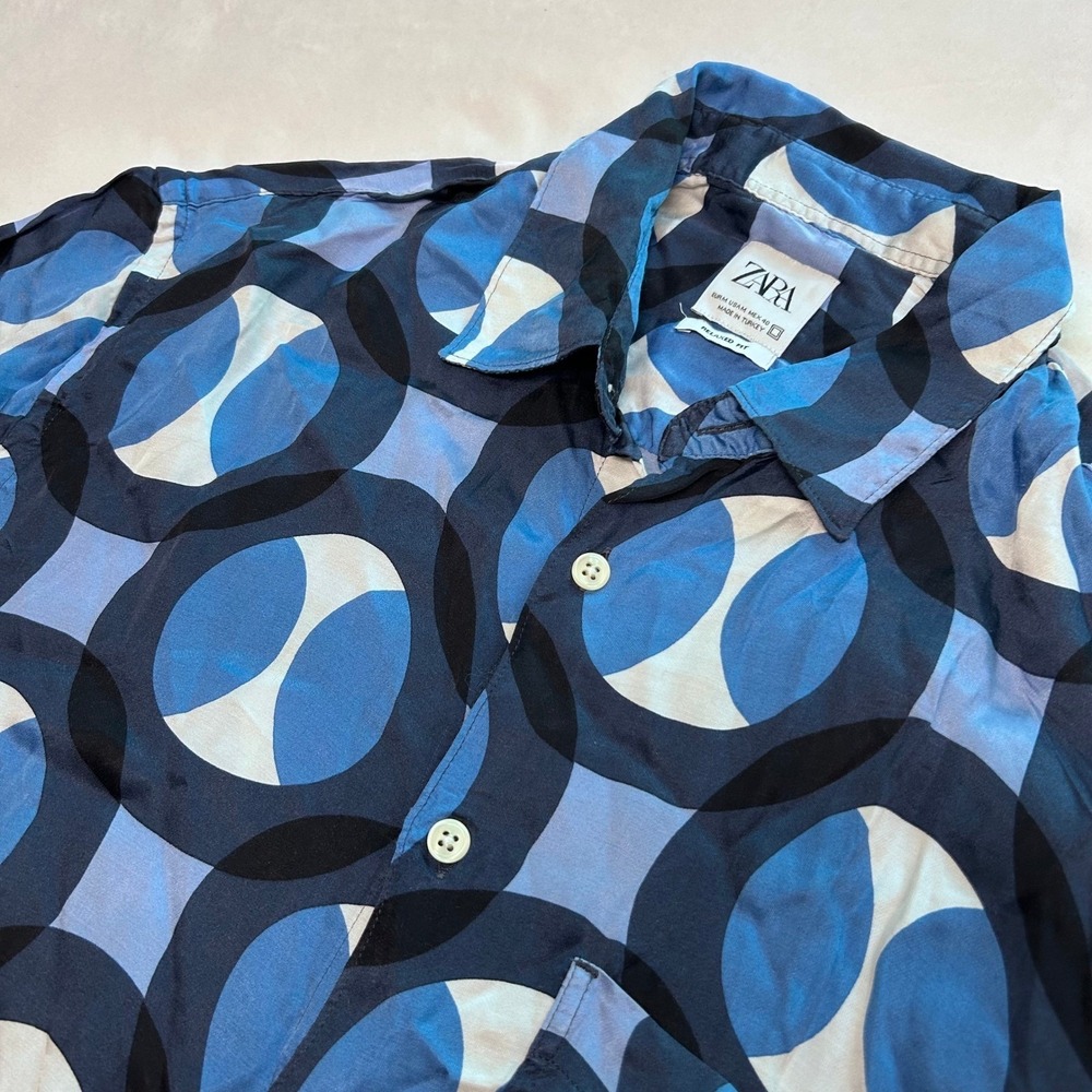 Zara Man Relaxed Fit Geometric Circle Short Sleeve Button Down Shirt Blue M